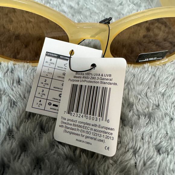 NWT Giselle Women Sunglasses Round Frame UV400 Cream Beach Cute Summer - Picture 5 of 5